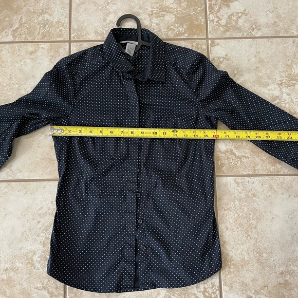 Black button down shirt with white polka dot print - slim fit size 4 - Picture 4 of 6